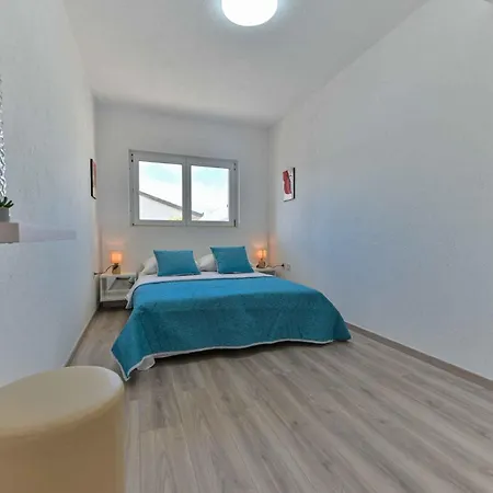 In 42463 شقة